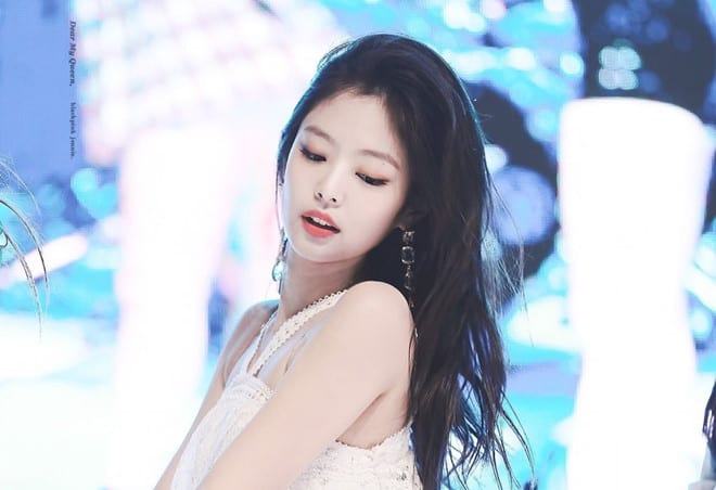 Moments i thought Jennie was the most gorgeous woman i've ...