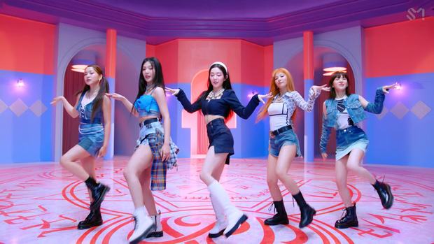 Netizens think that a part of TWICE's new song is very similar to Red Velvet's Umpah Umpah