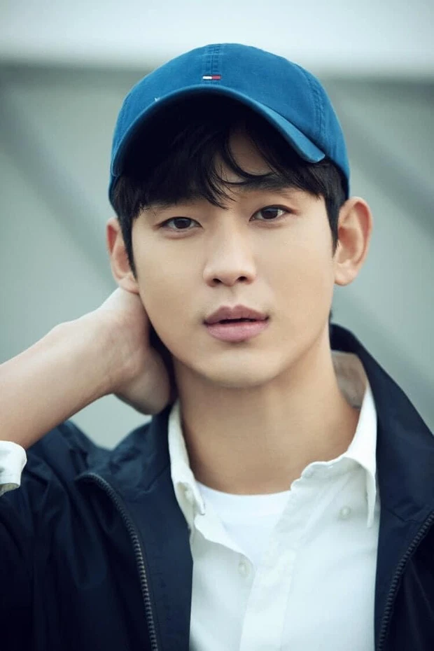 Kim Soo Hyun'S Confusing Appearance At The Beginning Of His Career