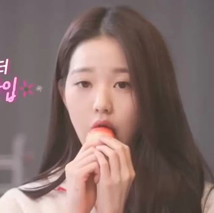 Jang Won-young eating a strawberry with two hands on “The Manager ...