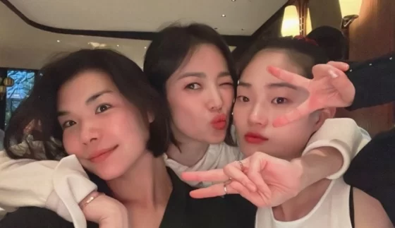 Why did Song Hye-kyo all of a sudden release a photograph sequence of her journey to Paris 7 months in the past? Fans are puzzled by Song Hye-kyo’s sudden “trip down memory lane” 